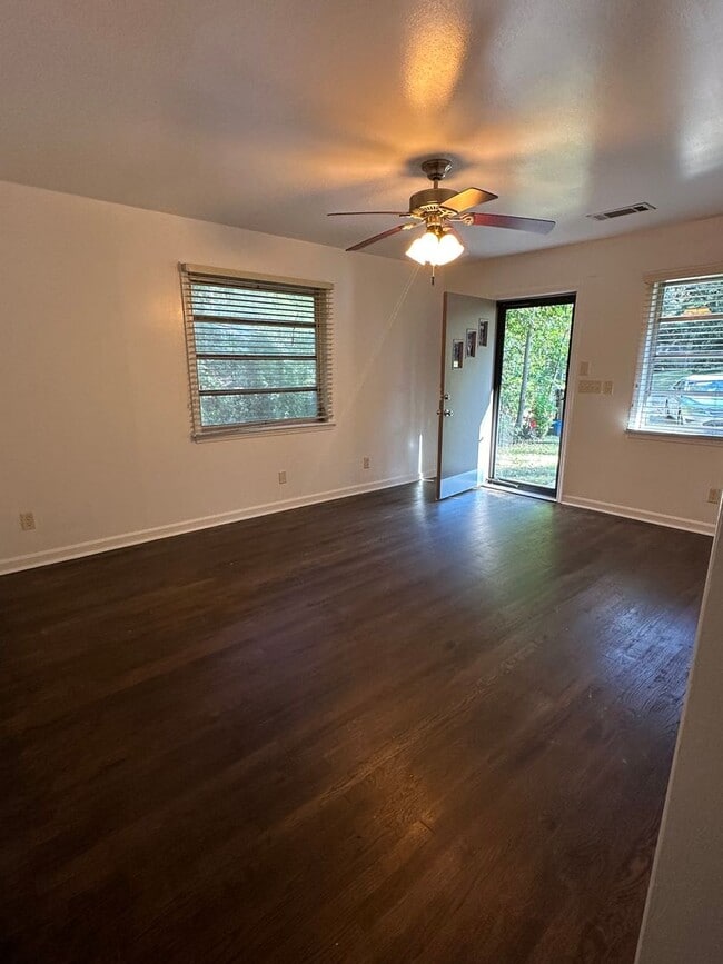 Building Photo - Cherokee Hills