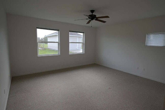 Building Photo - Modern & comfortable home in a country setting on 1 acre in Sequim