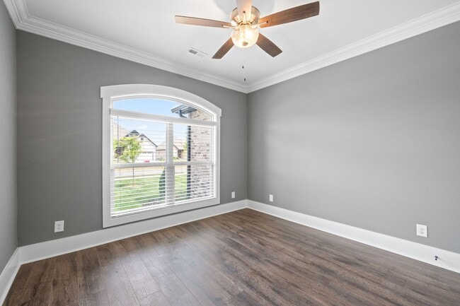 Building Photo - Pet Friendly in Sango!