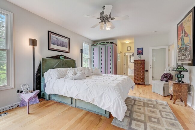 Building Photo - 8745 Old Charlotte Pike