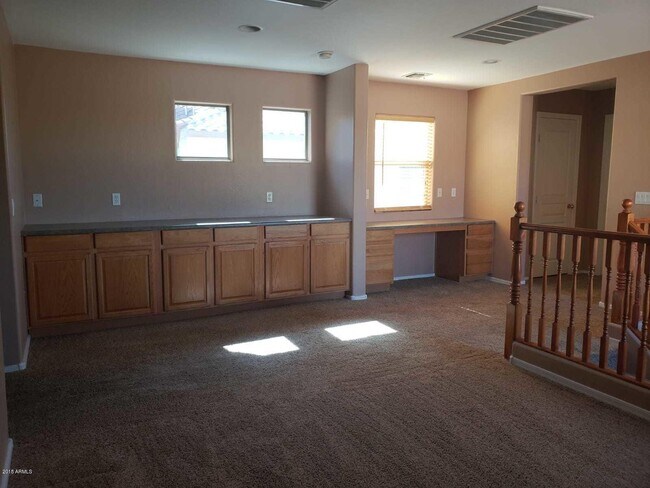 Building Photo - 11765 N 147th Dr