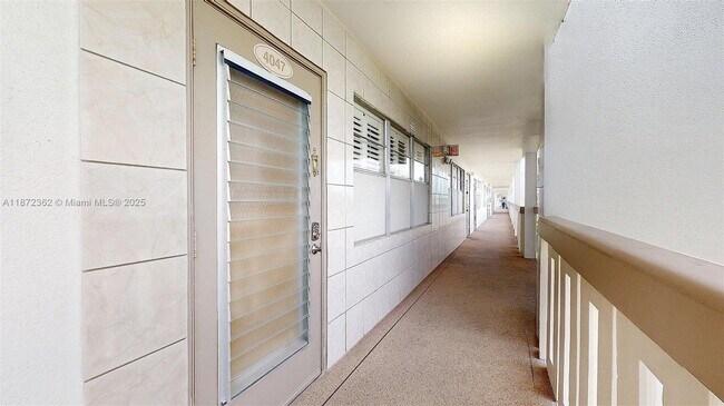 Building Photo - 4047 Rexford A