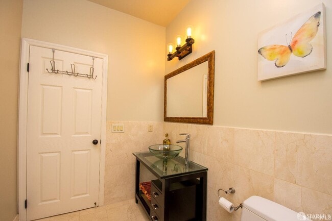 Building Photo - 1445 Lombard St