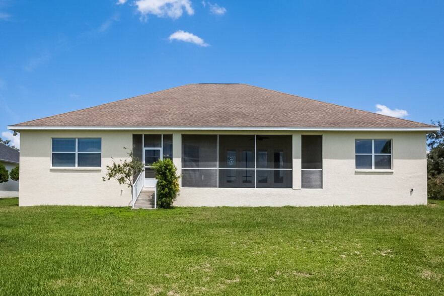 Building Photo - 9009 Riverview Dr