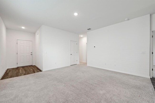 Building Photo - 473 Thistle Ln