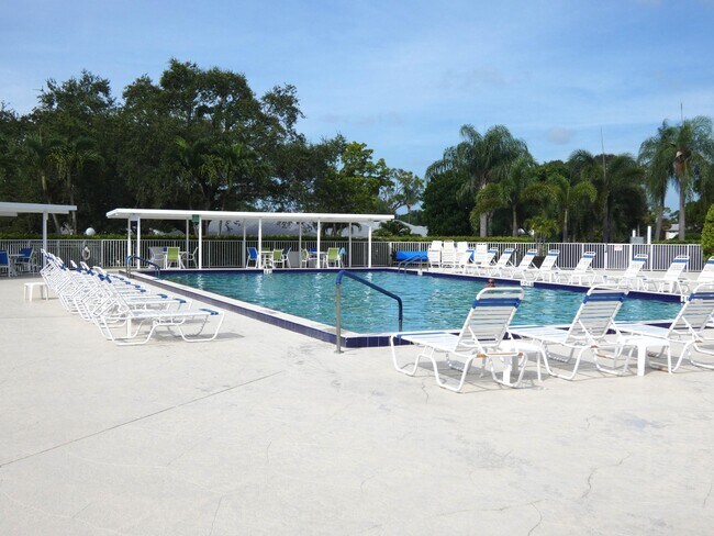 Building Photo - 18081 SE Country Club Dr
