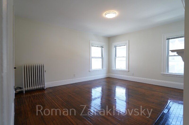 Building Photo - 66 Chester St