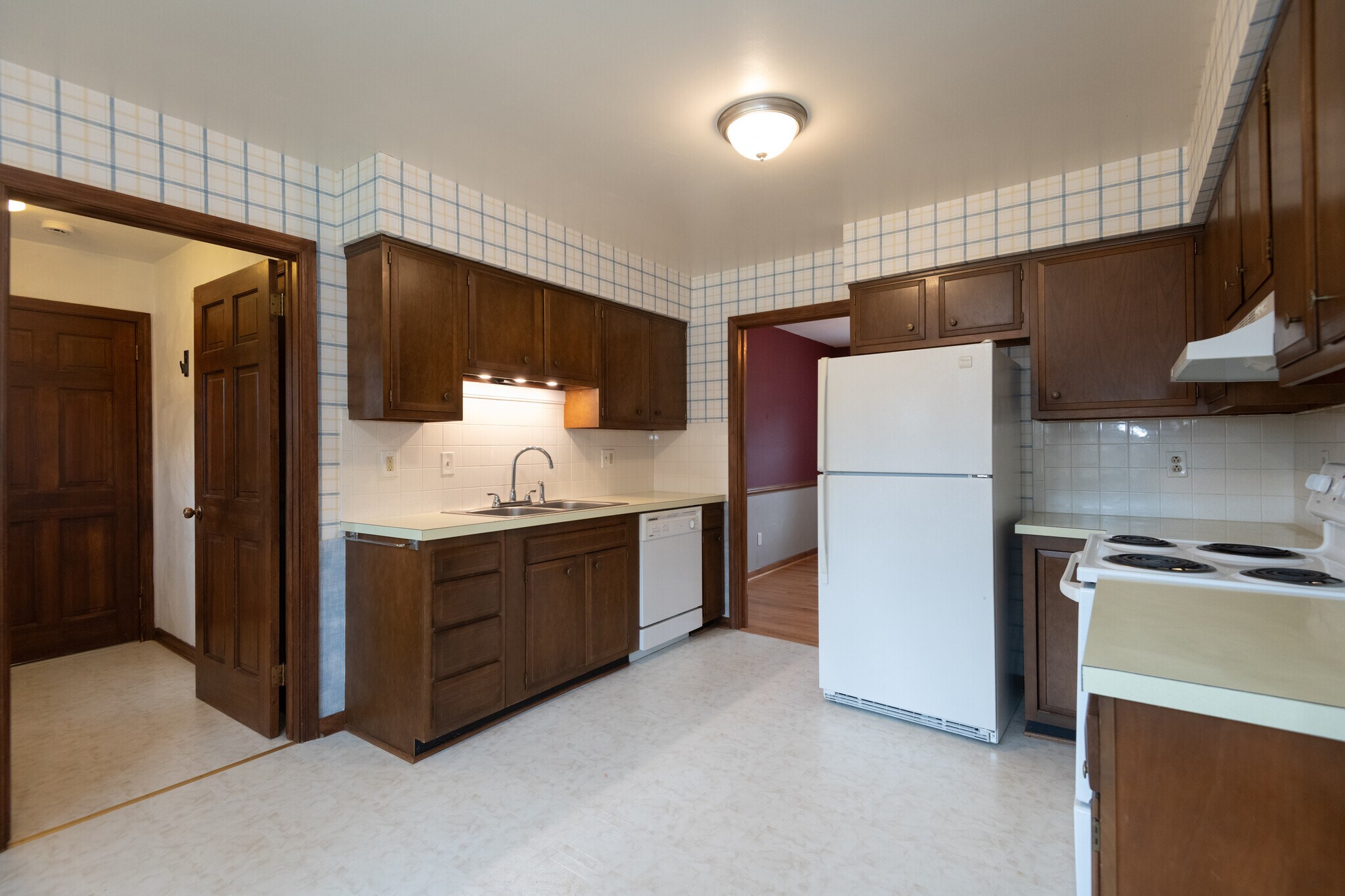 Building Photo - 561 Summit Ridge Dr