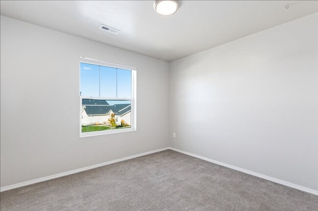 Building Photo - 2044 Kodiak St