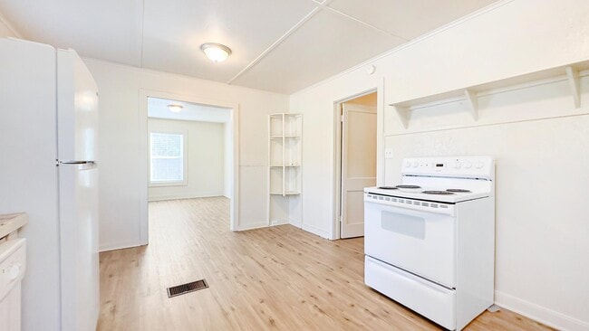 Building Photo - 712 US-190