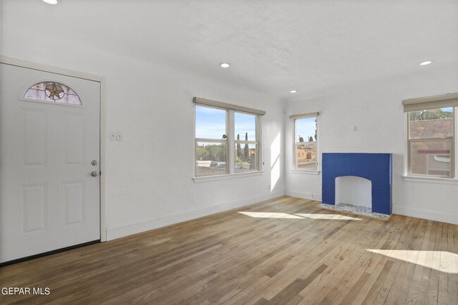 Building Photo - 2105 Happer St