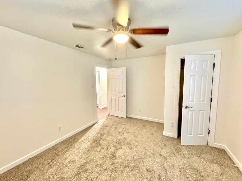 Building Photo - 4562 Mexicana Rd