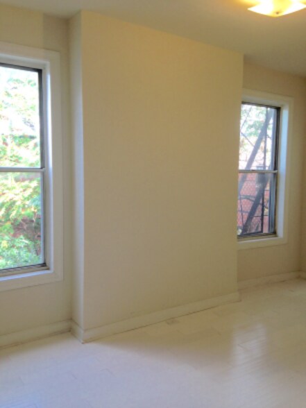 Building Photo - 32 E Preston St