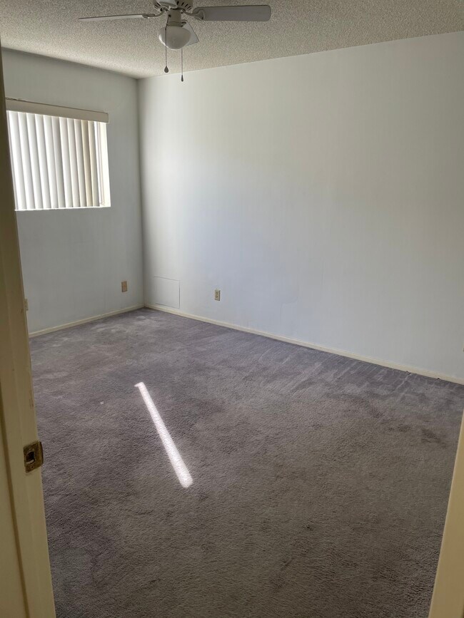 Bedroom - 3623 Clarington Ave