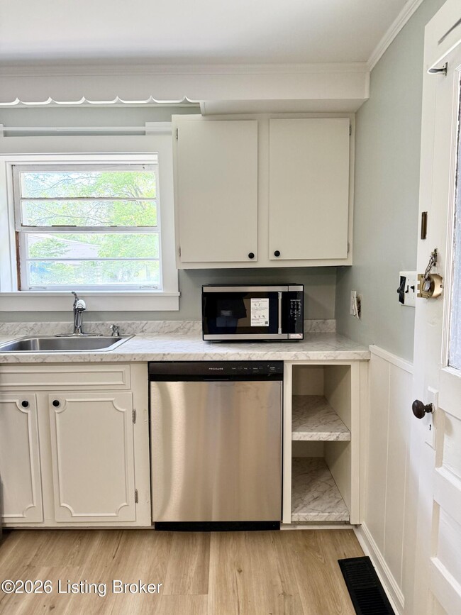 Building Photo - 5610 Haunz Ln