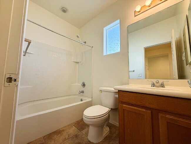 Building Photo - Charming Glendale Home with Spacious Lot & Prime West Valley Location!