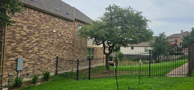 Building Photo - 5321 Texas Bluebell Dr