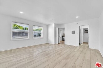 Building Photo - 926 N Spaulding Ave