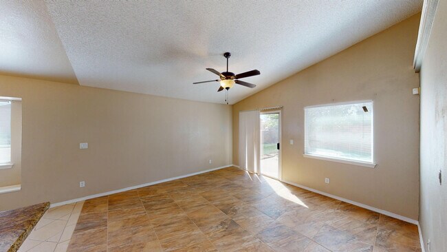 Building Photo - 14336 Desert Sage Dr