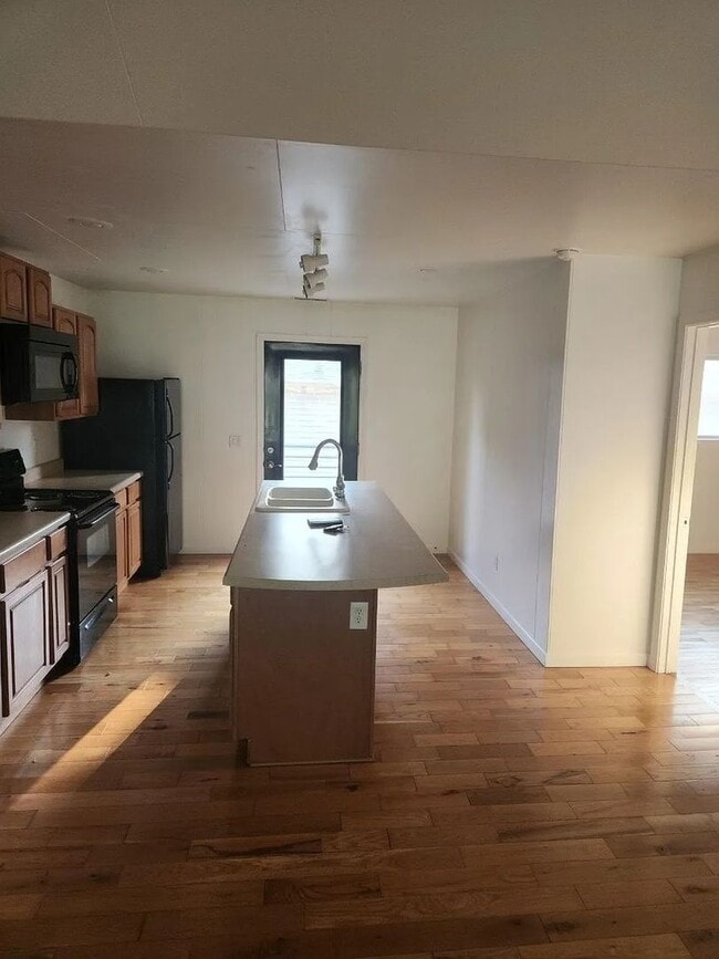 Building Photo - 701 N Florence St