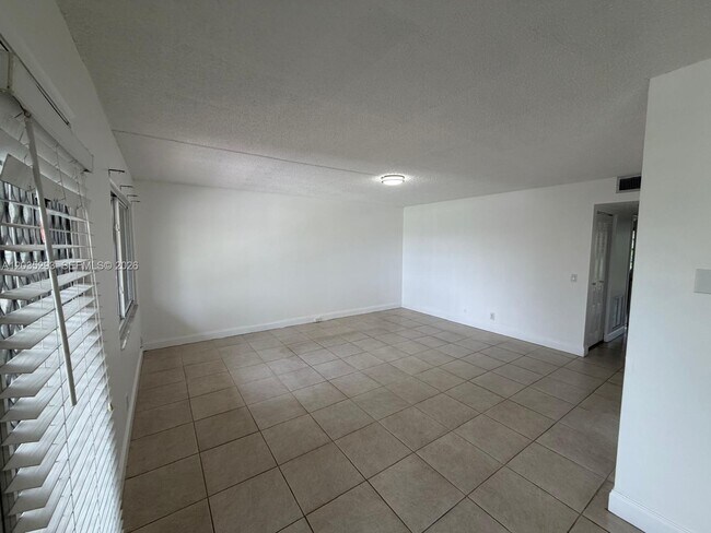Building Photo - 13355 SW 9th Ct