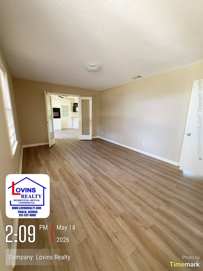 Building Photo - 1542 Stella Ave