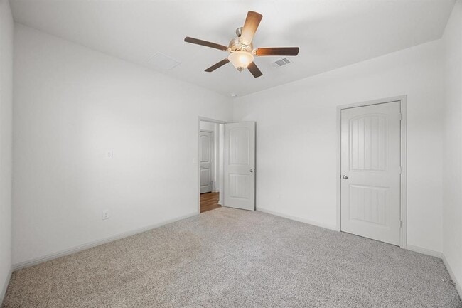 Building Photo - 356 Shiner Ln