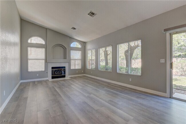 Building Photo - 7456 Oatman Ln