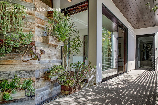 Building Photo - 8932 St Ives Dr