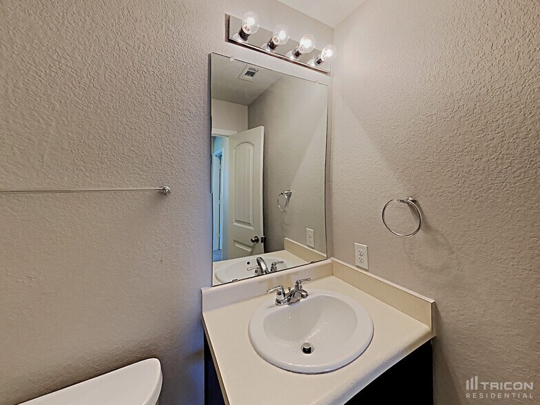 Building Photo - 7135 Aphrodite Mist