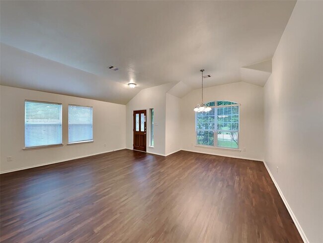 Building Photo - 7702 Summer Dale Dr