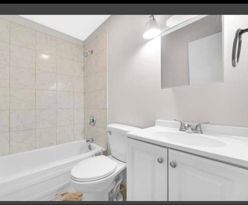 Building Photo - 1765 Short Ave