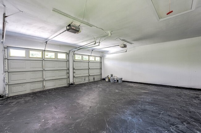 Building Photo - 1616 Redway Ln