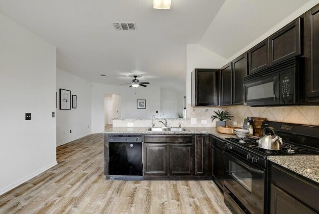 Building Photo - 173 Rafe Ct