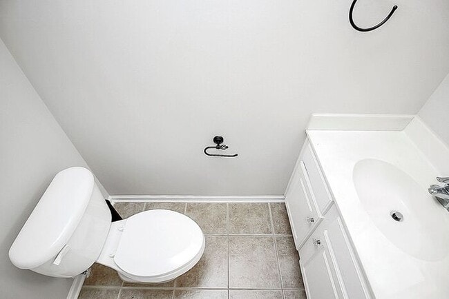 Building Photo - Beautifully Maintained 3BD/2.5BA 2 Story Townhome in Blakeney Preserve!