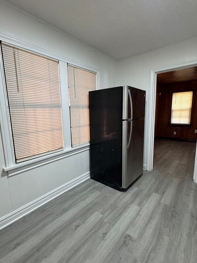 Building Photo - 1505 SW 8th St