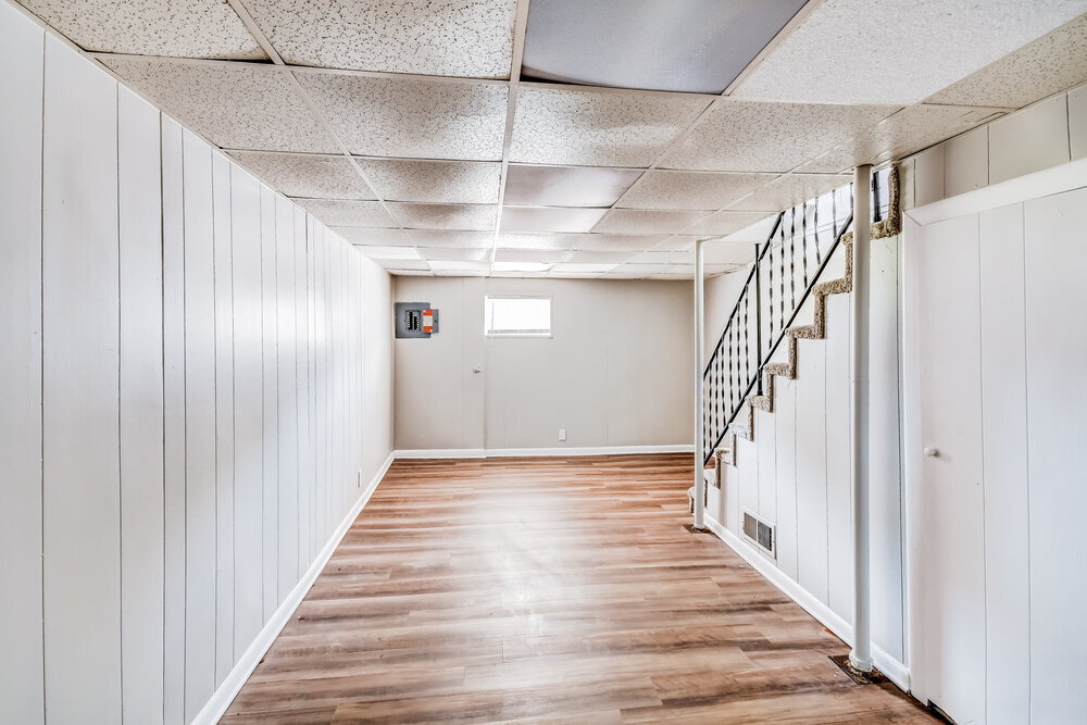 Building Photo - 960 7th Pl