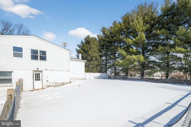 Building Photo - 540 Martins Corner Rd