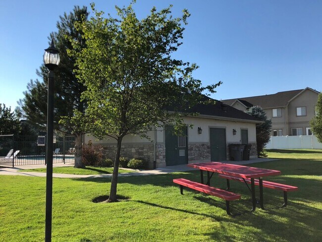 Building Photo - 10828 Wynview Ln