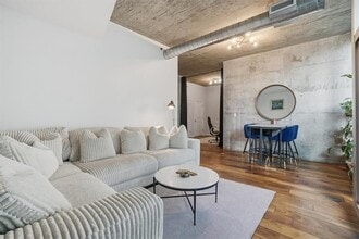 Building Photo - 923 Peachtree St NE