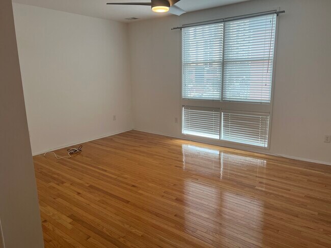 Building Photo - 1686 N Quinn St