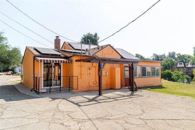 Building Photo - 13057 Gladstone Ave