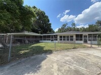 Building Photo - 325 Chesney Blvd