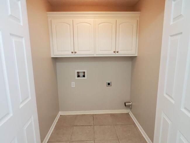 Building Photo - Waterfront Home on Lake Marin! 3 BR|2.5 BA with Great Outdoor Space!