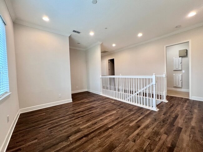 Building Photo - Elegant 2-Story Home, Certified Energy-Eff...