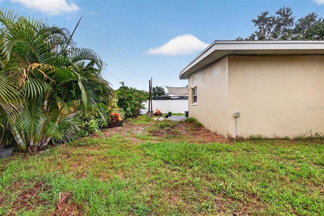 Building Photo - 12496 136th Ln