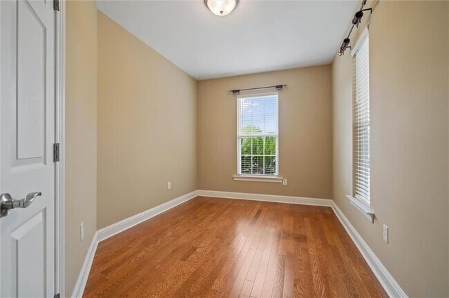 Building Photo - 3931 Branford Ct