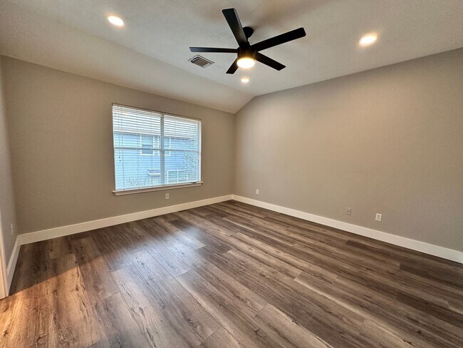 Building Photo - 46 Summer Haze Cir