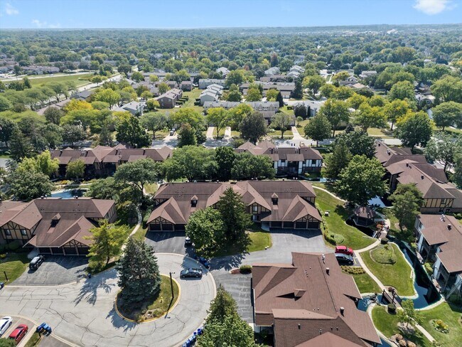 Building Photo - 850 Sheldon Ct