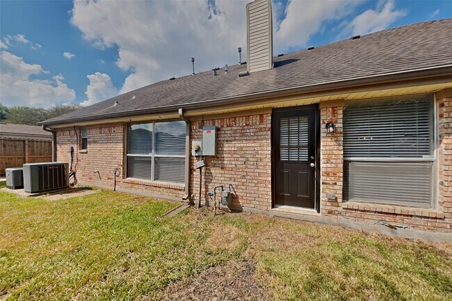 Building Photo - 2511 Pecan Grove Ct